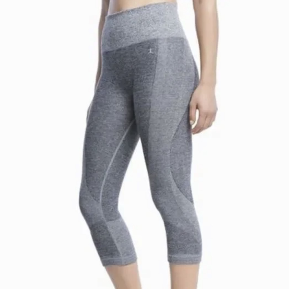 NWT Danskin Gray Colorblock Seamless Capri Athletic Leggings • Size M 🗣